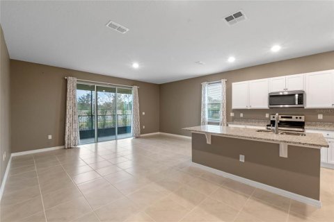 Townhouse in Howey-in-the-Hills, Florida 3 bedrooms, 163.32 sq.m. № 1559818 - photo 4