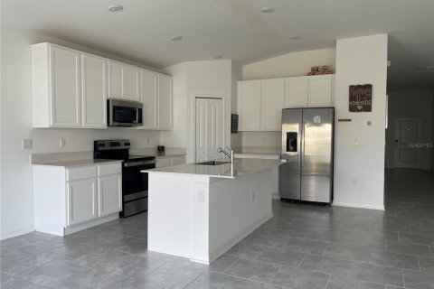 House in Lake Wales, Florida 4 bedrooms, 179.77 sq.m. № 1543985 - photo 2