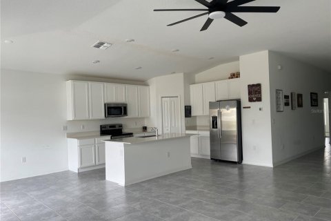House in Lake Wales, Florida 4 bedrooms, 179.77 sq.m. № 1543985 - photo 14