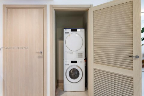 Купить кондоминиум в Майами, Флорида 1 спальня, 76.74м2, № 2153323 - фото 10