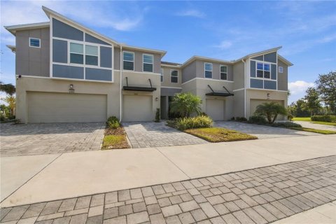 Townhouse in Wesley Chapel, Florida 3 bedrooms, 154.87 sq.m. № 2394417 - photo 3