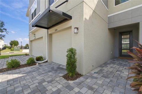 Townhouse in Wesley Chapel, Florida 3 bedrooms, 154.87 sq.m. № 2394417 - photo 5