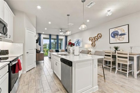 Townhouse in Wesley Chapel, Florida 3 bedrooms, 154.87 sq.m. № 2394417 - photo 16
