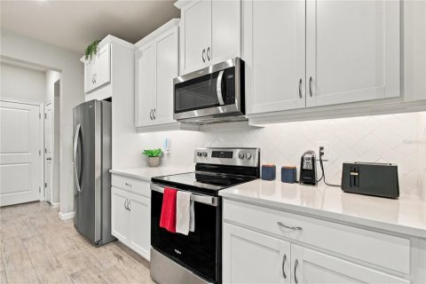 Townhouse in Wesley Chapel, Florida 3 bedrooms, 154.87 sq.m. № 2394417 - photo 19