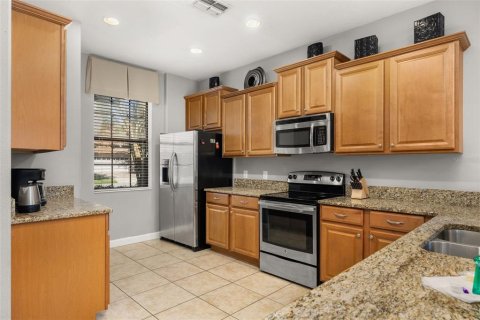 House in Davenport, Florida 5 bedrooms, 264.03 sq.m. № 1907735 - photo 8