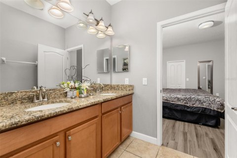 House in Davenport, Florida 5 bedrooms, 264.03 sq.m. № 1907735 - photo 20