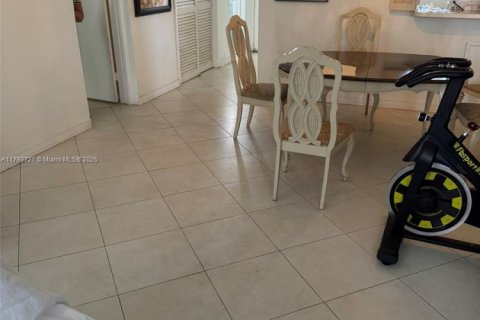 Condominio en venta en Miami, Florida, 1 dormitorio, 73.67 m2 № 1737545 - foto 5