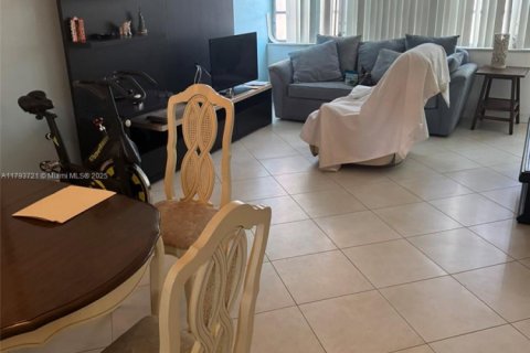 Condominio en venta en Miami, Florida, 1 dormitorio, 73.67 m2 № 1737545 - foto 7