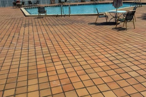 Condominio en venta en Miami, Florida, 1 dormitorio, 73.67 m2 № 1737545 - foto 16