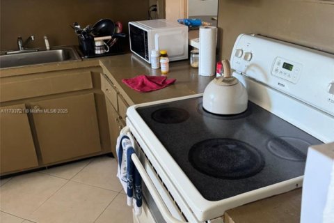 Condominio en venta en Miami, Florida, 1 dormitorio, 73.67 m2 № 1737545 - foto 9