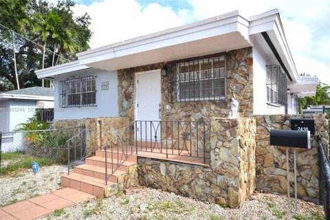 House in Miami, Florida 3 bedrooms, 95.32 sq.m. № 2059073