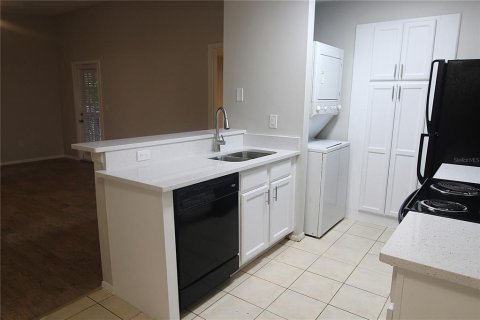 Condominio en alquiler en Sarasota, Florida, 2 dormitorios, 92.9 m2 № 1883224 - foto 5