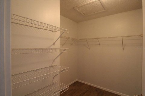 Condominio en alquiler en Sarasota, Florida, 2 dormitorios, 92.9 m2 № 1883224 - foto 11