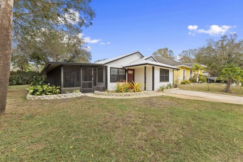 House in Okeechobee, Florida 2 bedrooms, 102.94 sq.m. № 2085306 - photo 4