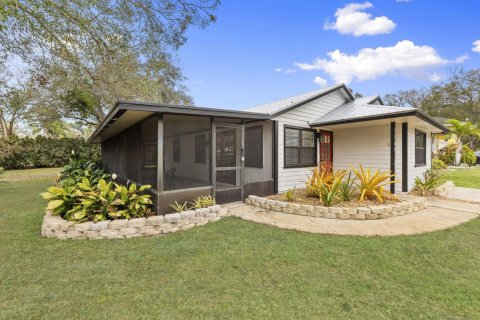 House in Okeechobee, Florida 2 bedrooms, 102.94 sq.m. № 2085306 - photo 5
