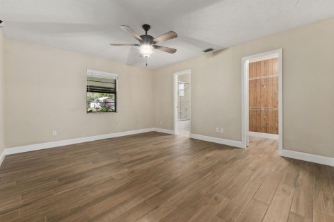House in Okeechobee, Florida 2 bedrooms, 102.94 sq.m. № 2085306 - photo 19
