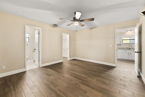 House in Okeechobee, Florida 2 bedrooms, 102.94 sq.m. № 2085306 - photo 20