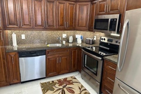 Copropriété à louer à Hallandale Beach, Floride: 3 chambres, 161.65 m2 № 1962397 - photo 10