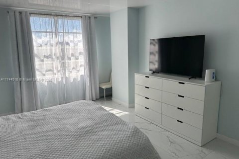 Copropriété à louer à Hallandale Beach, Floride: 3 chambres, 161.65 m2 № 1962397 - photo 25