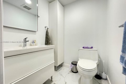 Copropriété à louer à Hallandale Beach, Floride: 3 chambres, 161.65 m2 № 1962397 - photo 8