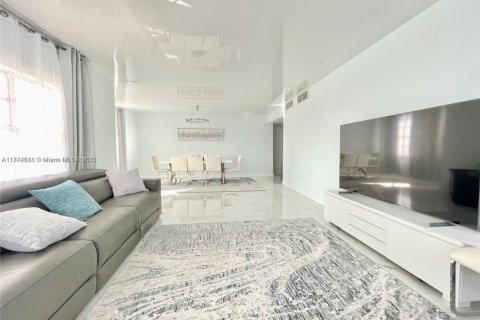 Copropriété à louer à Hallandale Beach, Floride: 3 chambres, 161.65 m2 № 1962397 - photo 4