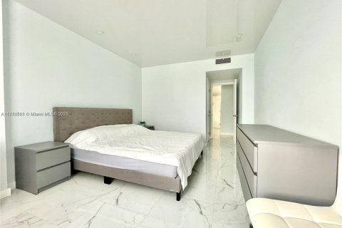 Copropriété à louer à Hallandale Beach, Floride: 3 chambres, 161.65 m2 № 1962397 - photo 15