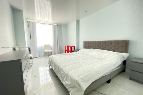 Copropriété à louer à Hallandale Beach, Floride: 3 chambres, 161.65 m2 № 1962397 - photo 17