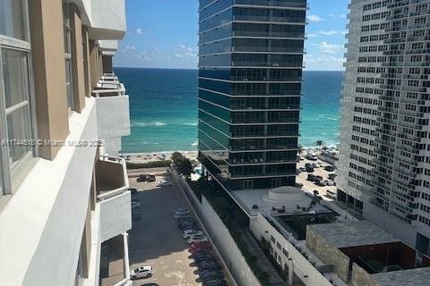 Copropriété à louer à Hallandale Beach, Floride: 3 chambres, 161.65 m2 № 1962397 - photo 28