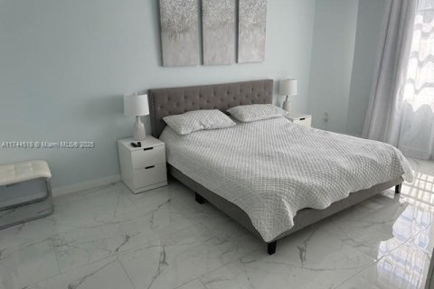 Copropriété à louer à Hallandale Beach, Floride: 3 chambres, 161.65 m2 № 1962397 - photo 24