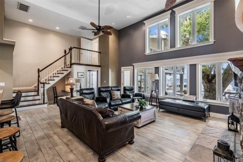 Casa en venta en Palm Harbor, Florida, 4 dormitorios, 386.75 m2 № 2097924 - foto 16