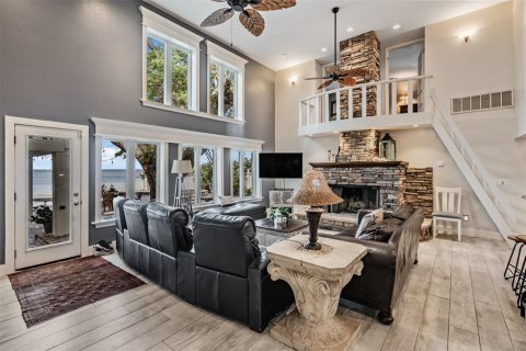 Casa en venta en Palm Harbor, Florida, 4 dormitorios, 386.75 m2 № 2097924 - foto 17