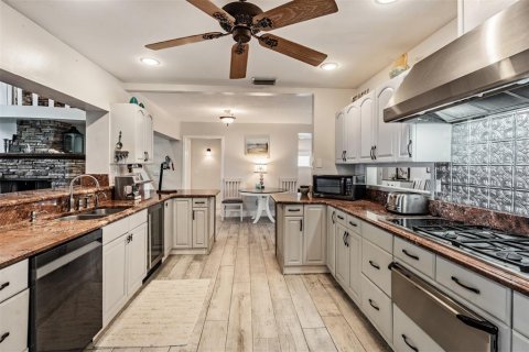 Casa en venta en Palm Harbor, Florida, 4 dormitorios, 386.75 m2 № 2097924 - foto 20