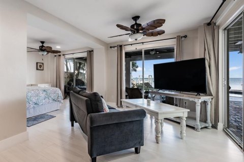 Casa en venta en Palm Harbor, Florida, 4 dormitorios, 386.75 m2 № 2097924 - foto 30