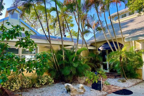 Casa en venta en Palm Harbor, Florida, 4 dormitorios, 386.75 m2 № 2097924 - foto 3