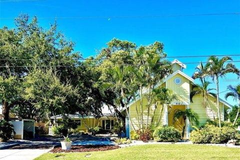 Casa en venta en Palm Harbor, Florida, 4 dormitorios, 386.75 m2 № 2097924 - foto 2