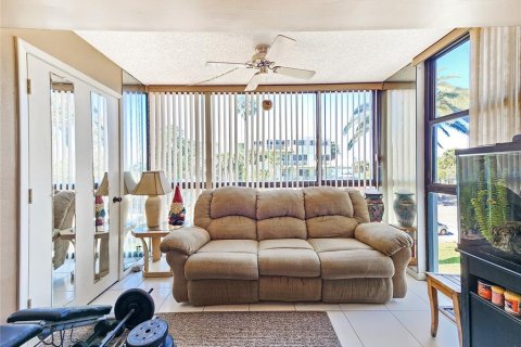 Condo in Clearwater, Florida, 2 bedrooms  № 1204576 - photo 9
