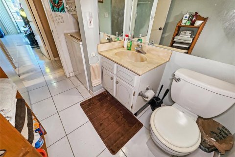 Condo in Clearwater, Florida, 2 bedrooms  № 1204576 - photo 24