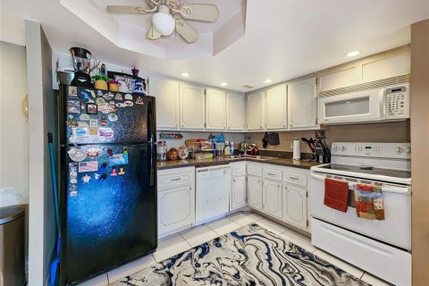 Condo in Clearwater, Florida, 2 bedrooms  № 1204576 - photo 11
