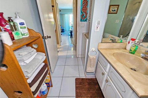 Condo in Clearwater, Florida, 2 bedrooms  № 1204576 - photo 25