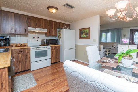 Villa ou maison à vendre à New Port Richey, Floride: 2 chambres, 105.26 m2 № 2167242 - photo 16