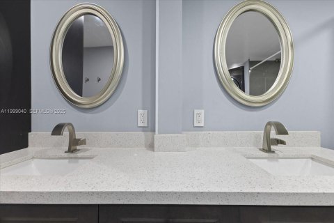 Copropriété à louer à Lauderhill, Floride: 2 chambres, 122.63 m2 № 2064014 - photo 26