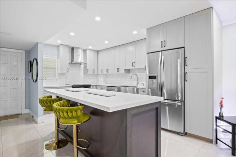 Copropriété à louer à Lauderhill, Floride: 2 chambres, 122.63 m2 № 2064014 - photo 6