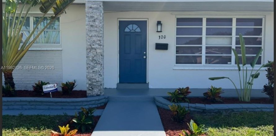 House in Hallandale Beach, Florida 3 bedrooms, 154.03 sq.m. № 2043310