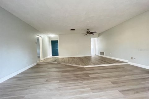 House in Clearwater, Florida 3 bedrooms, 129.13 sq.m. № 1883194 - photo 9