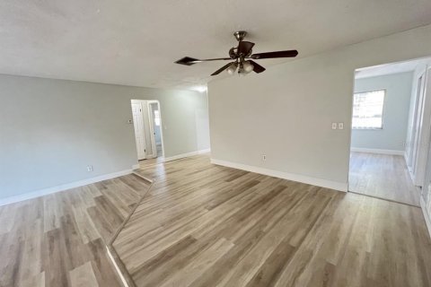 House in Clearwater, Florida 3 bedrooms, 129.13 sq.m. № 1883194 - photo 8