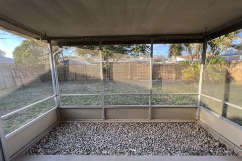 House in Clearwater, Florida 3 bedrooms, 129.13 sq.m. № 1883194 - photo 12