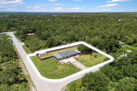 Villa ou maison à vendre à Port Charlotte, Floride: 3 chambres, 144.93 m2 № 1807938 - photo 2