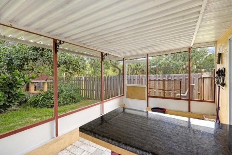 Villa ou maison à vendre à Port Charlotte, Floride: 3 chambres, 144.93 m2 № 1807938 - photo 30