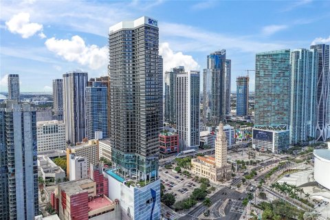 Купить кондоминиум в Майами, Флорида 33.63м2, № 1988379 - фото 2