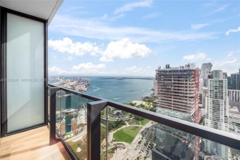 Купить кондоминиум в Майами, Флорида 33.63м2, № 1988379 - фото 15